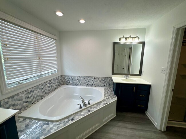 Building Photo - Move-In Ready Wexford Home Featuring Modern Updates and an Attached Two-Car
