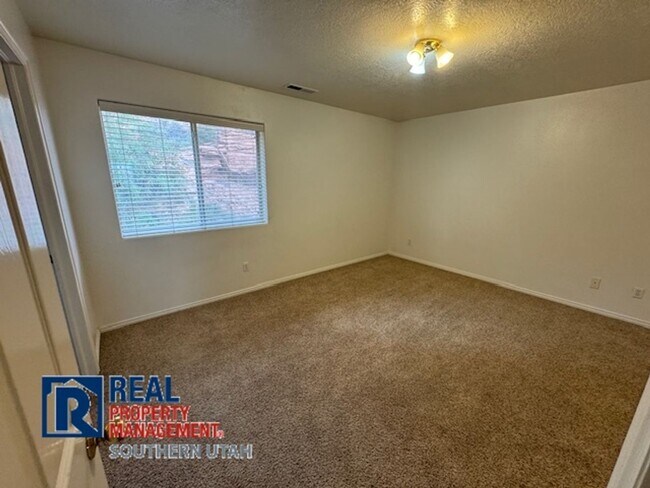 Building Photo - 628 W Evans Ridge Cir