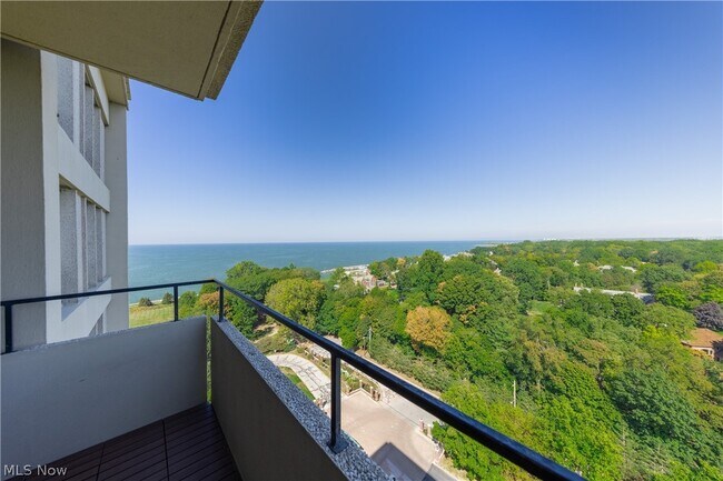 Building Photo - 1 Bratenahl Pl