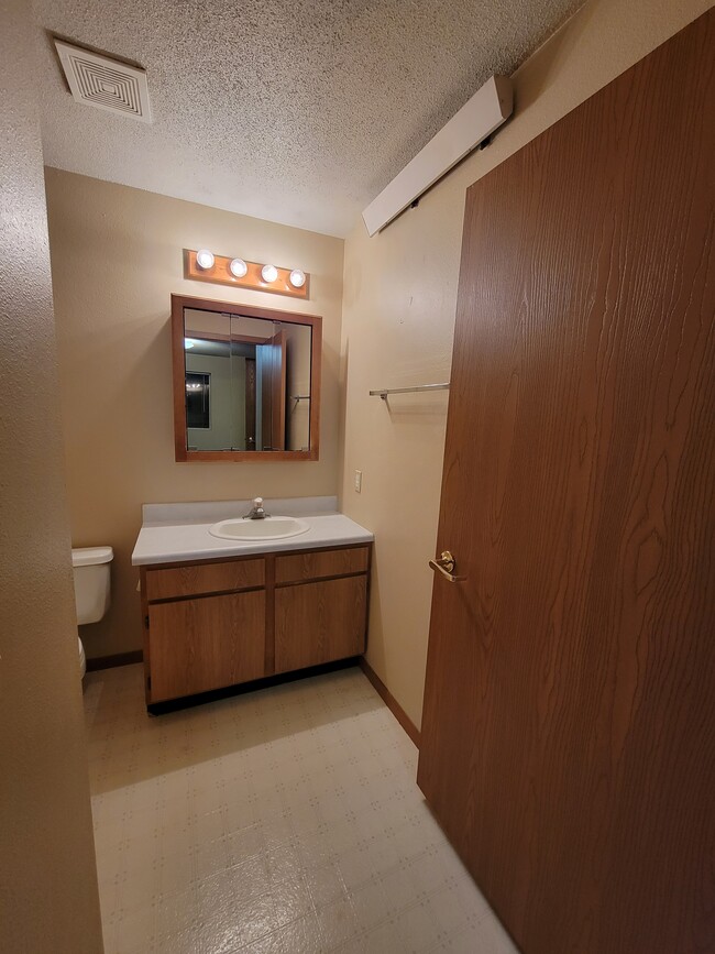 Building Photo - 8th & 8th Apartments