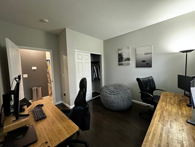 Building Photo - 4045 S Crystal Cir