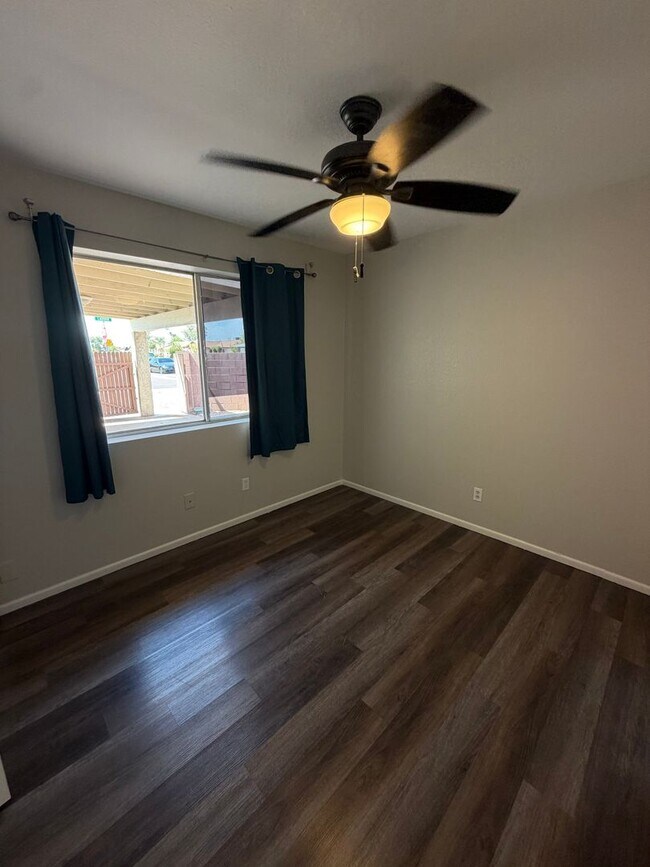 Building Photo - 1431 S Lazona Dr