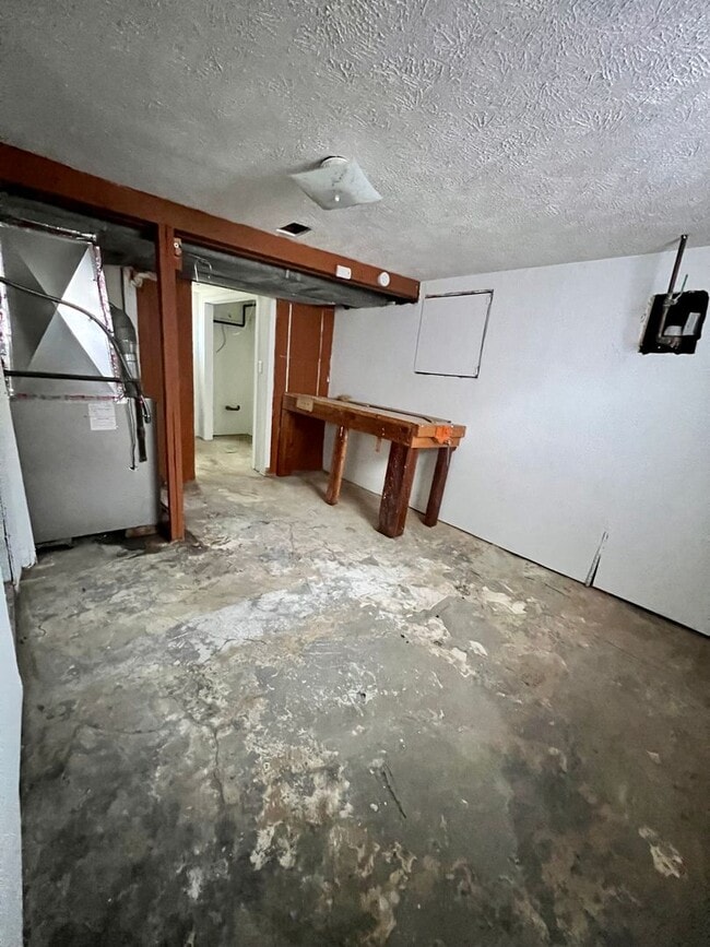 Building Photo - Newly Updated 3-bed 1.5-bath House in South Omaha, close to 13th St and downtown