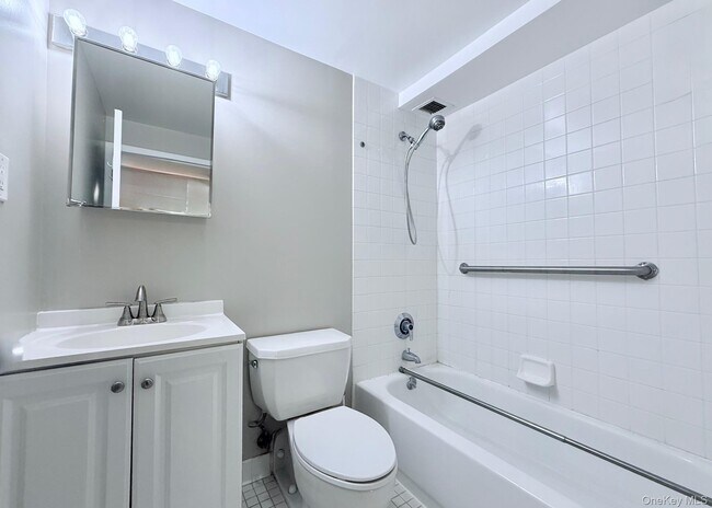 Building Photo - 123 Mamaroneck Ave