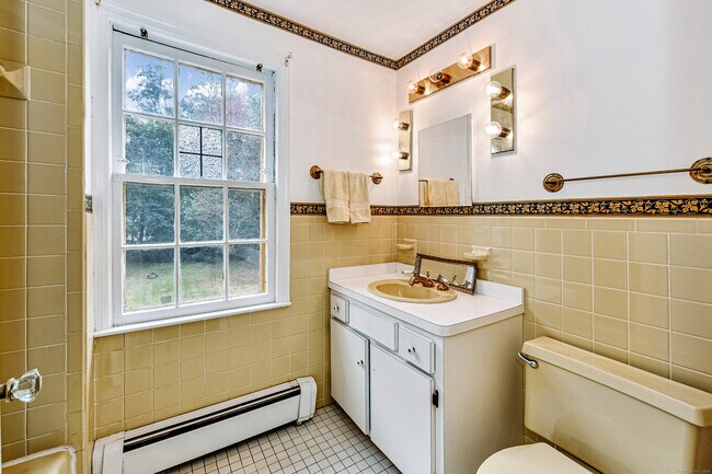 Building Photo - 61 Villa Ave