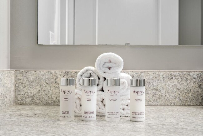 Building Photo - 407 W Rich St