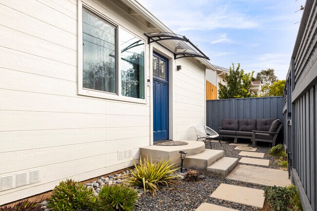 Front door - 1608 Castillo St