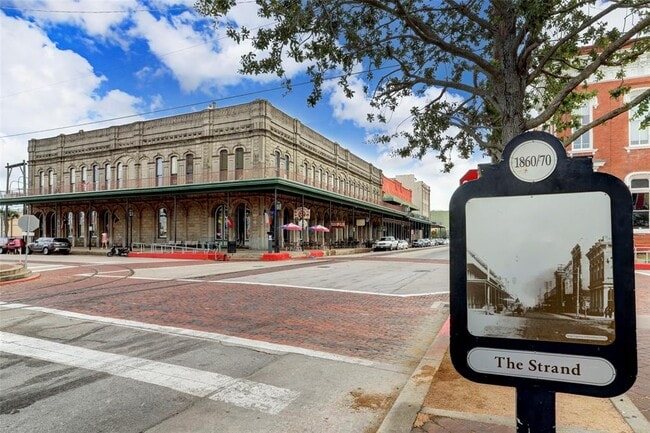 Building Photo - 7000 Seawall Blvd