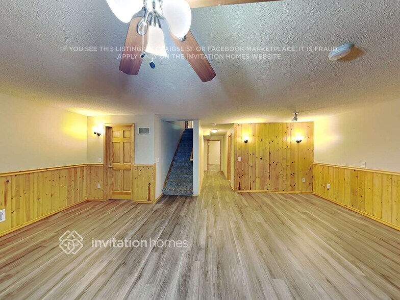 Building Photo - 5043 Ladyslipper Ave N