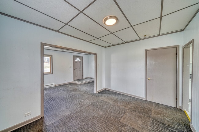 Building Photo - 1305 Poplar St