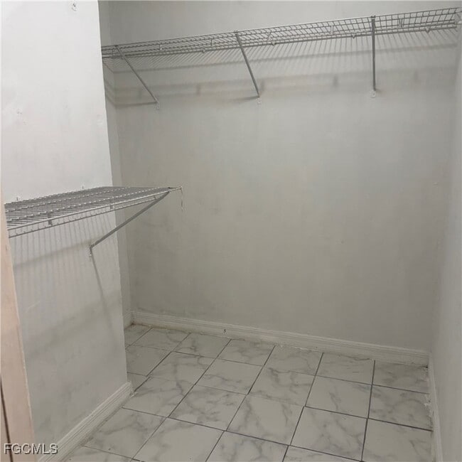 Building Photo - 2172 Simon Ct