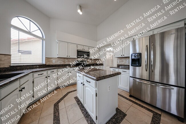 Building Photo - 532 E Stonebridge Dr