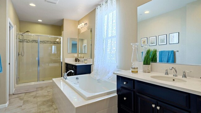 Building Photo - 788 River Bend Dr