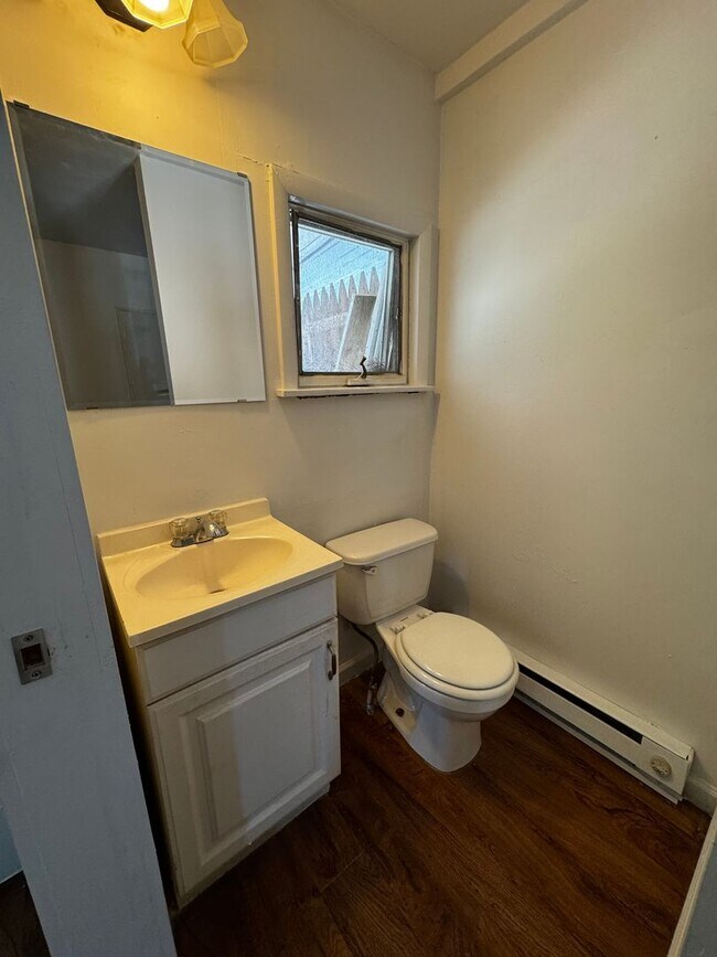 Building Photo - 2438 Mifflin St
