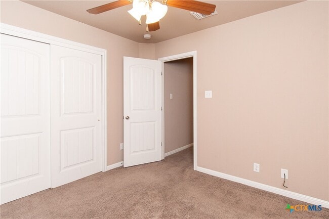 Building Photo - 704 W Gemini Ln