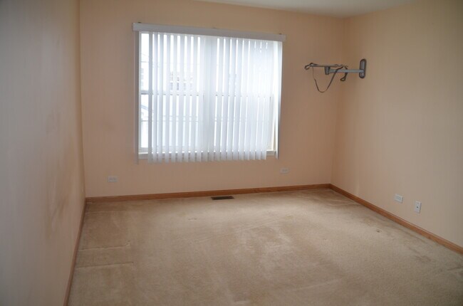 Building Photo - 2503 Dickens Dr