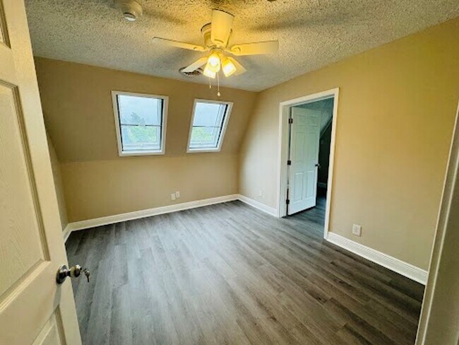 Building Photo - 363 Mansion Ave