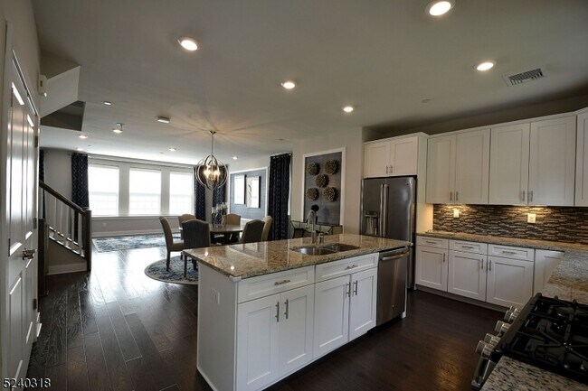 Building Photo - 1802 Devon Ln