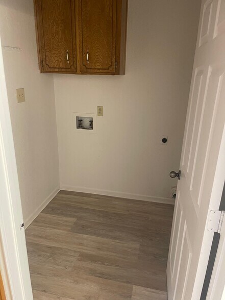 Building Photo - 1702 Edgefield St