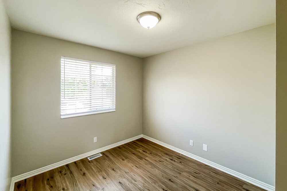 Building Photo - 4949 S 2925 W