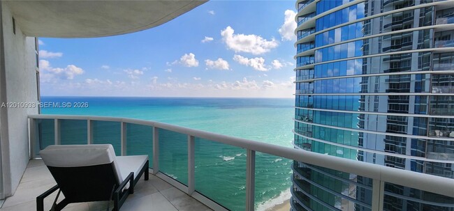 Building Photo - 15811 Collins Ave