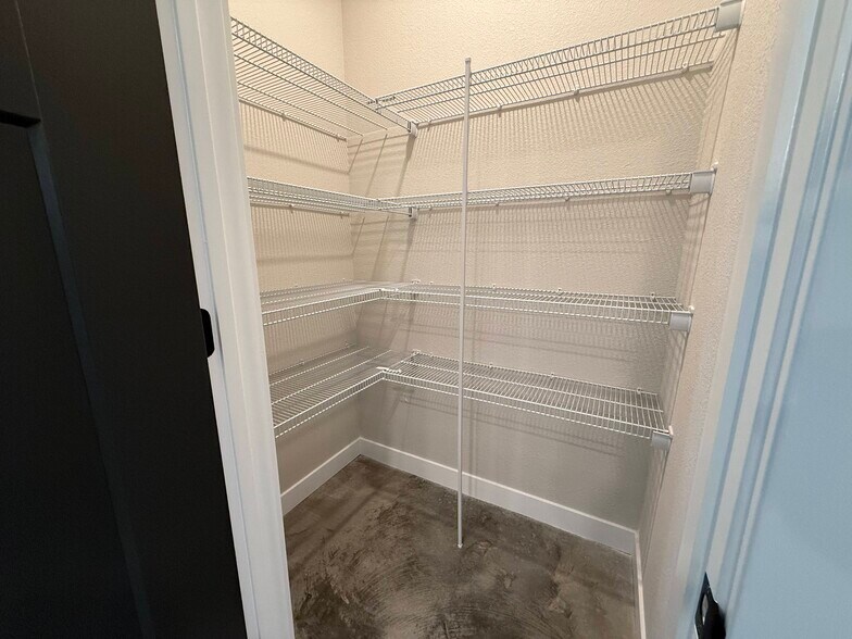 Building Photo - 3310 Stoneway Ct