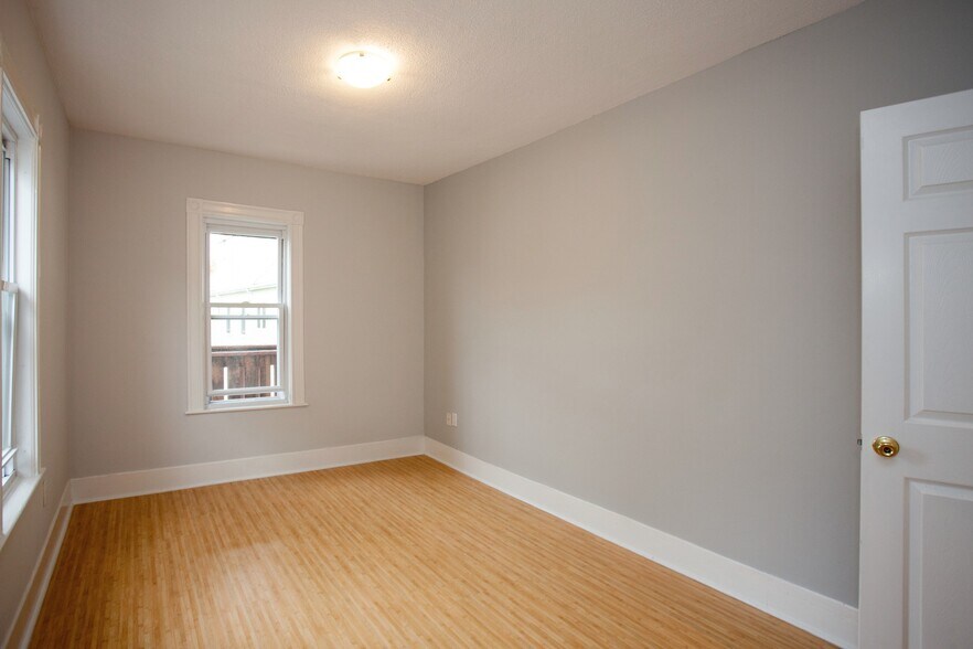 Building Photo - 33 Bromfield Rd