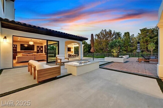 Building Photo - 11906 Port Labelle Dr