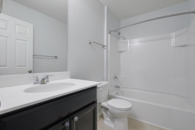 Building Photo - 1613 Waggoner Dr