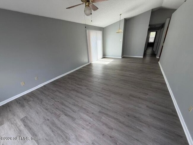 Building Photo - 5061 Knightsbridge Cir N