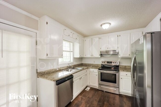 Building Photo - 390 Fox Meadow Dr