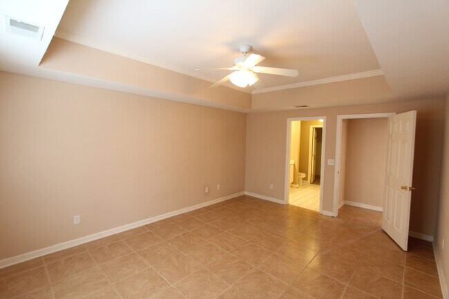 Building Photo - 1561 Savannah Park Ln