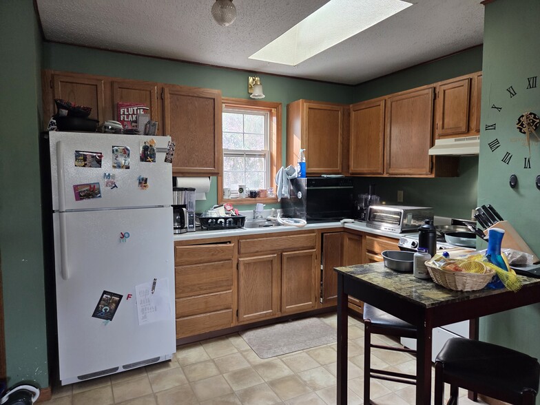 Kitchen - 87 Beach Rd