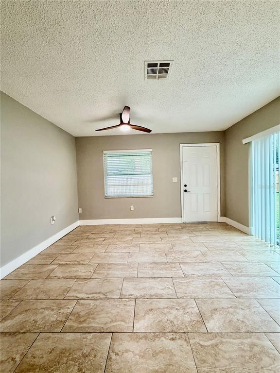 Building Photo - 7132 Oakwood Dr