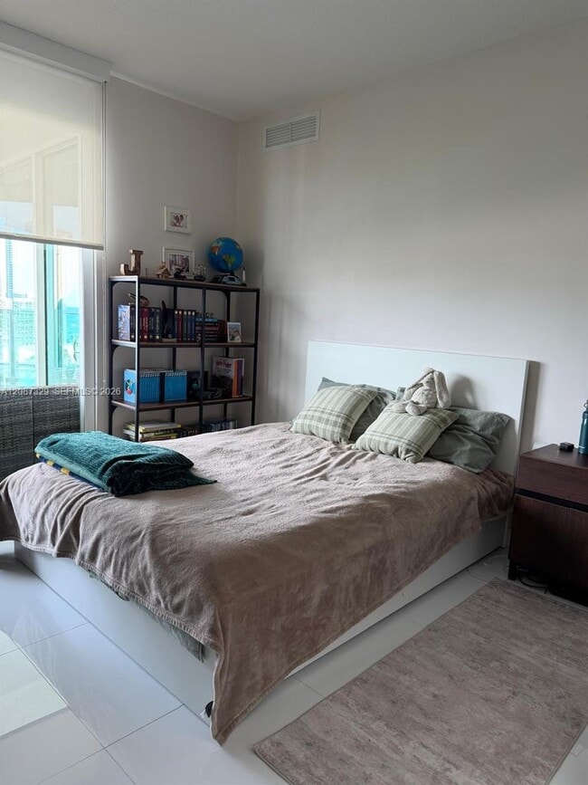 Building Photo - 200 Sunny Isles Blvd