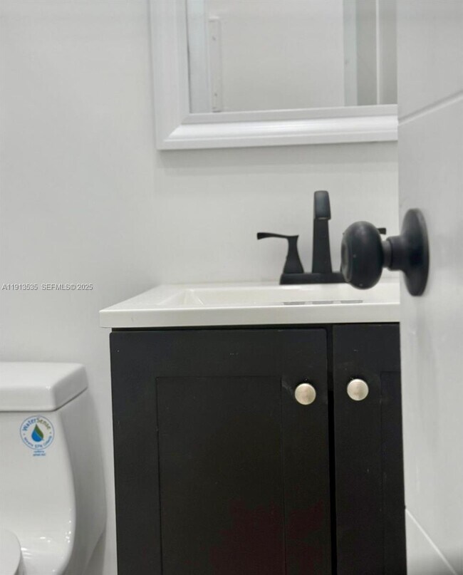 Building Photo - 7521 NE 2nd Ct