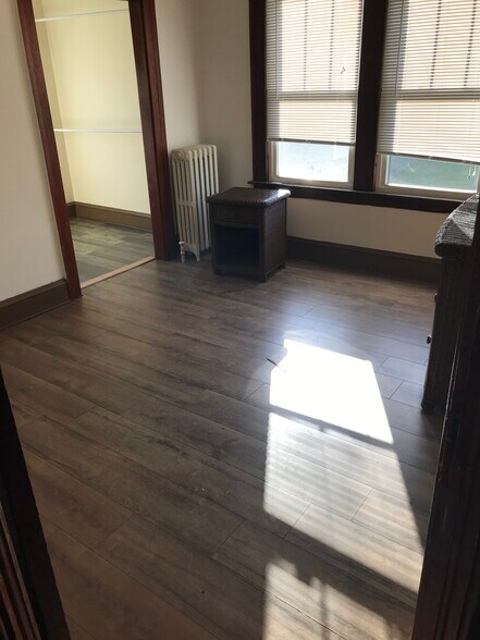 1st bedroom - 89 View St