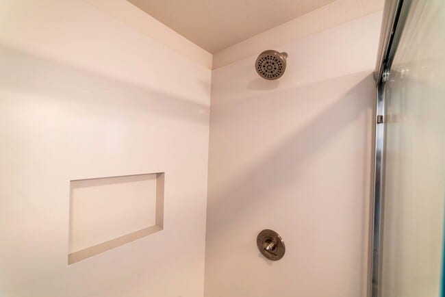 Building Photo - 329 Lakeside Ave S