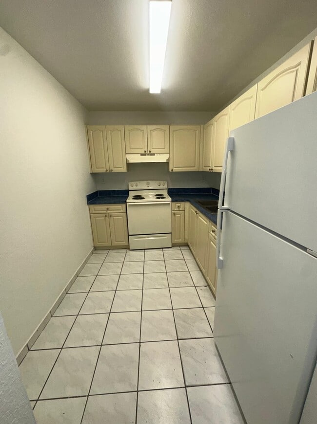 Building Photo - 5665 W 20th Ave