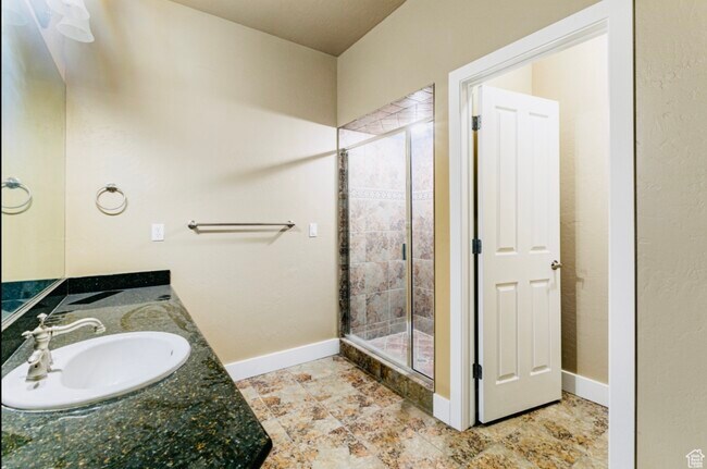 Building Photo - 9728 Quartzridge Dr