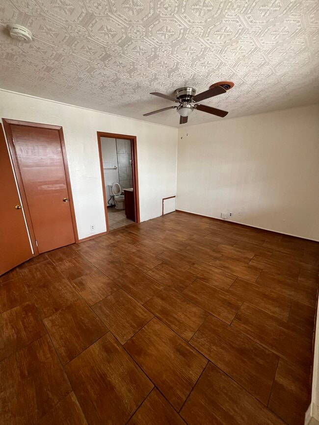 Building Photo - 3501 Porter Ave