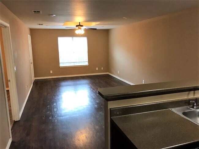 Building Photo - 4267 Castlegate Dr