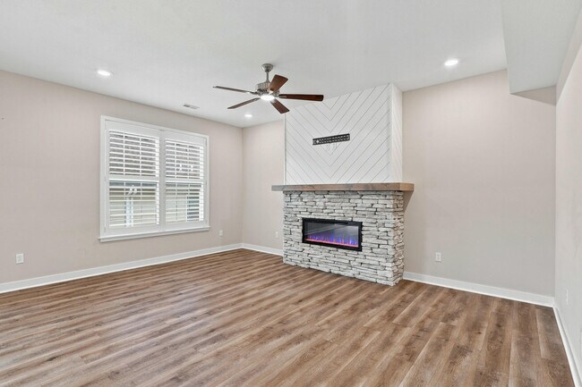 Building Photo - 4000 W Worley St