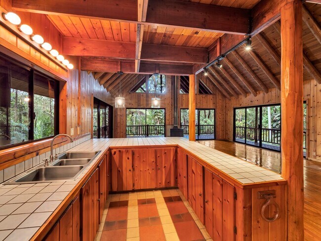 Building Photo - 3 bedrooms 2 bathroom with a large Loft for generational living + storage shed