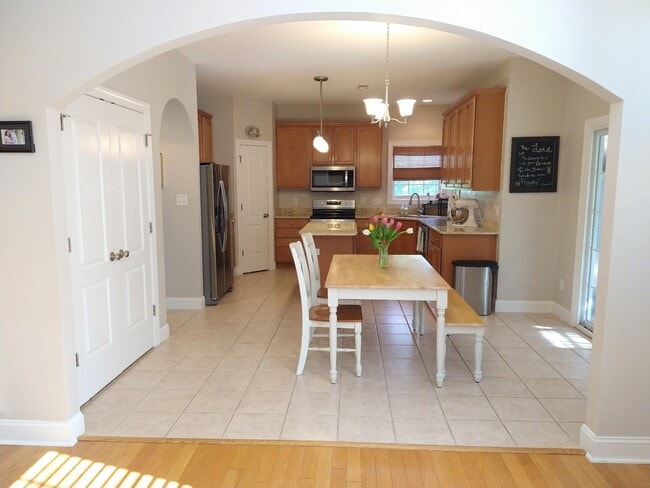 Building Photo - 103 Bobwhite Cir