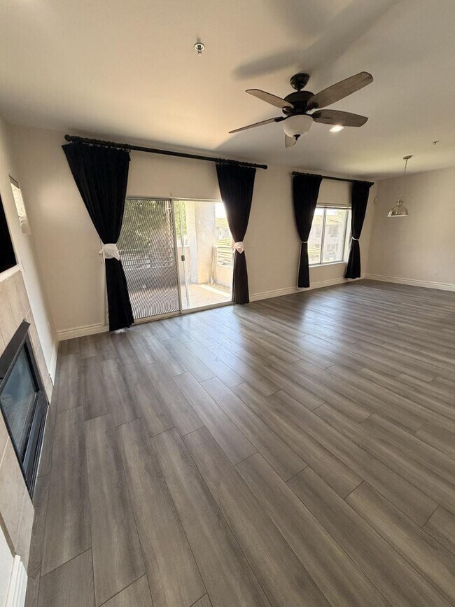 Building Photo - 7401 W Arrowhead Clubhouse Dr