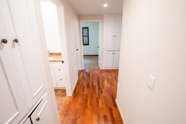 Building Photo - 920 Stewarton Way