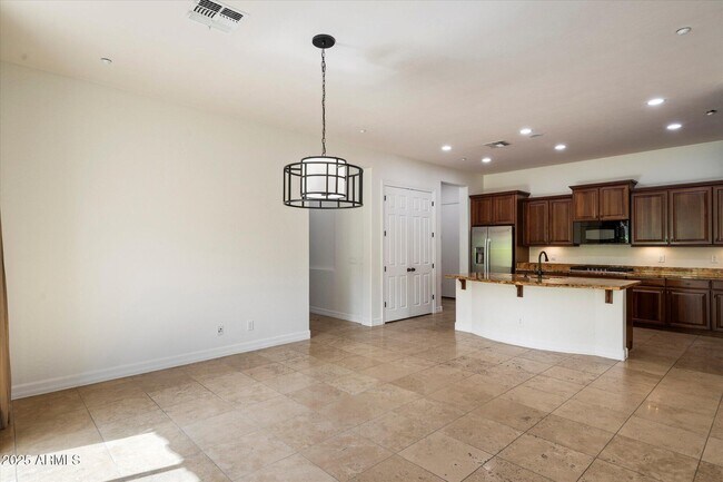 Building Photo - 9260 E Desert Village Dr