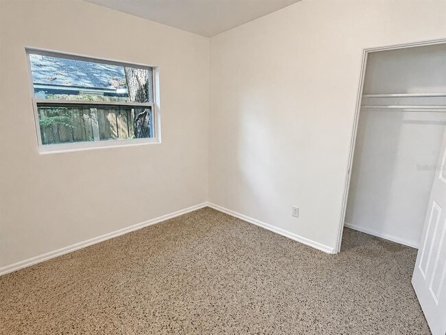 Building Photo - 1607 Dauphin Ln