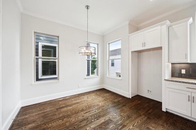 Building Photo - 1230 W 25th St